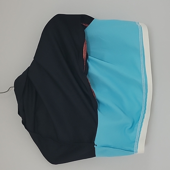 Sportek Workout Top with built in sport bra - Picture 8 of 9